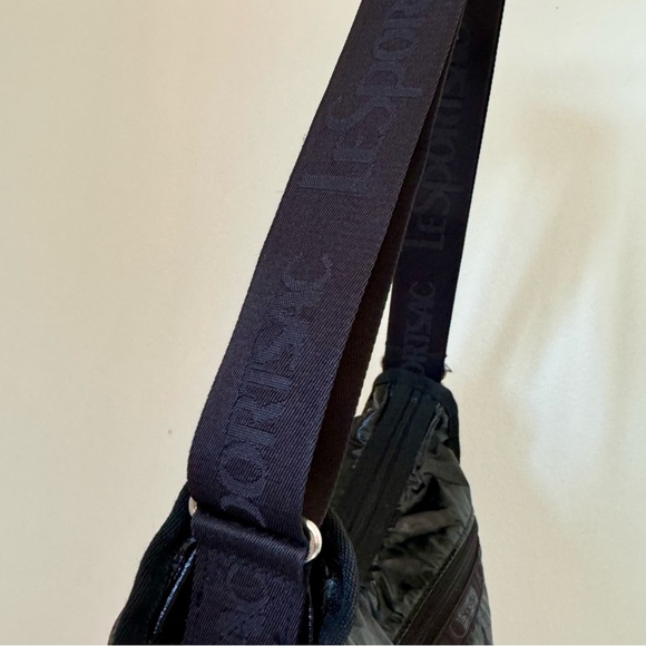 Classic Hobo LeSportsac Shoulder Bag - Picture 2 of 8